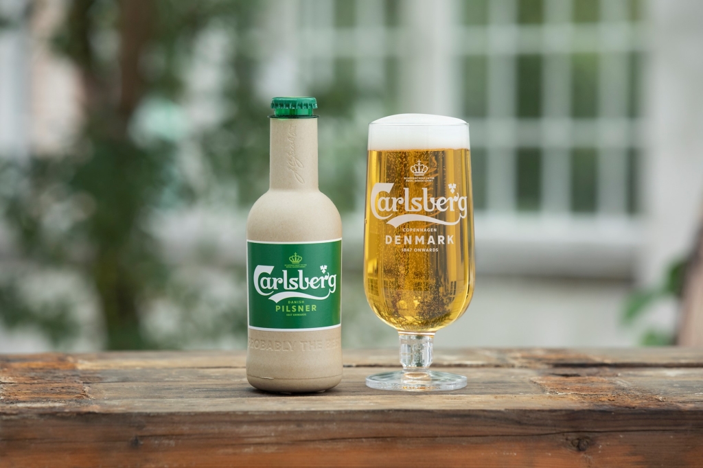 green-fibre-bottle-prototype-with-carlsberg-pilsner